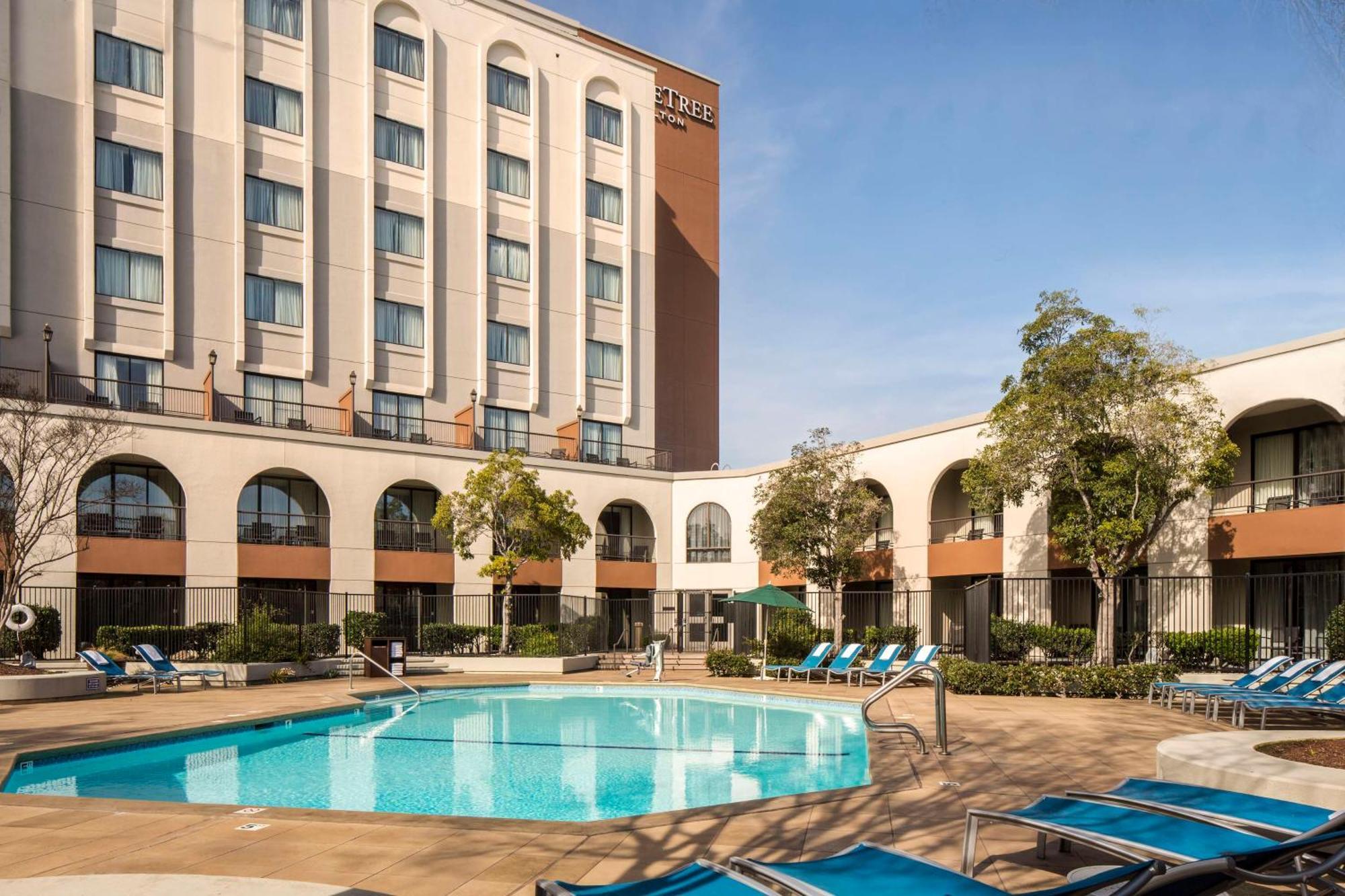 Doubletree By Hilton Newark-Fremont Otel Dış mekan fotoğraf