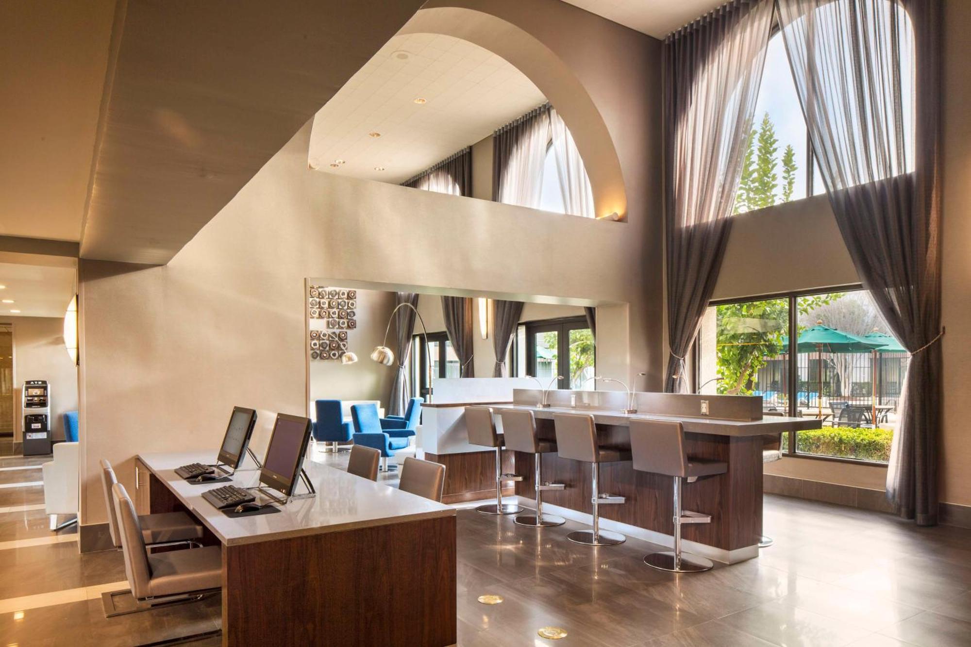 Doubletree By Hilton Newark-Fremont Otel Dış mekan fotoğraf
